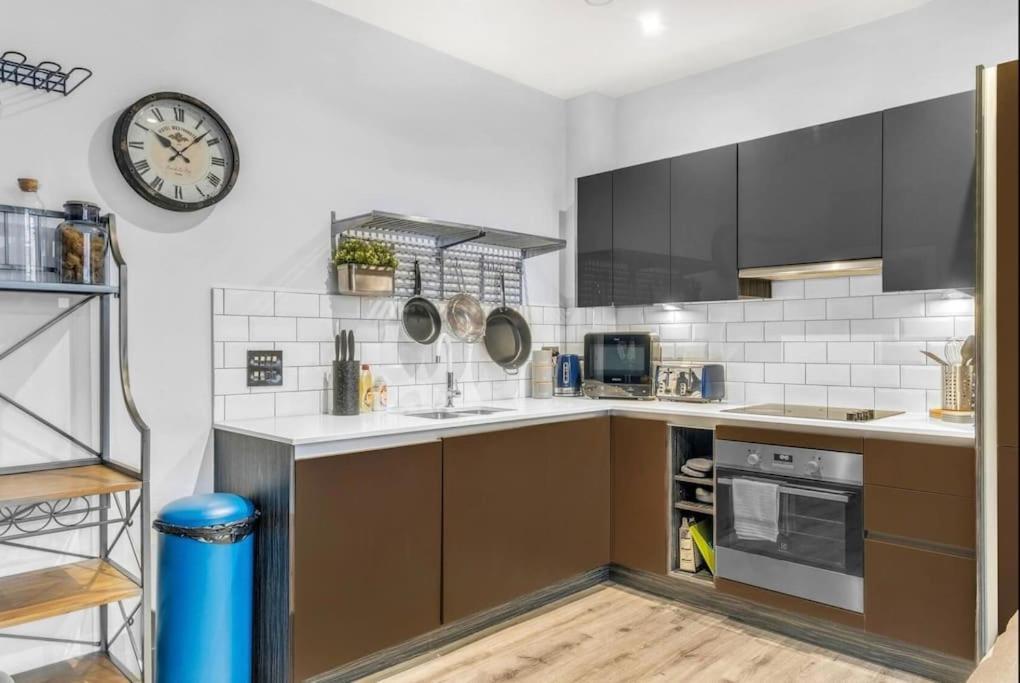 Giant Savings On Long Stays B1 Living, Enquire Now Birmingham Eksteriør billede